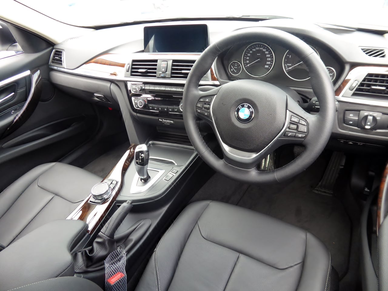 bmw 3 gallery interior